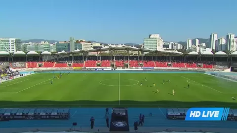Poster siaran Seongnam FC VS Suwon Football Club