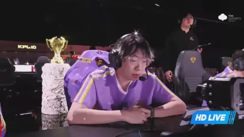 Poster siaran 重庆狼队 VS 南通Hero久竞